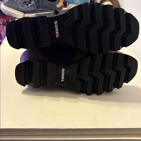 Sorel Brown and Gray Women's Boots - Picture 6 of 9